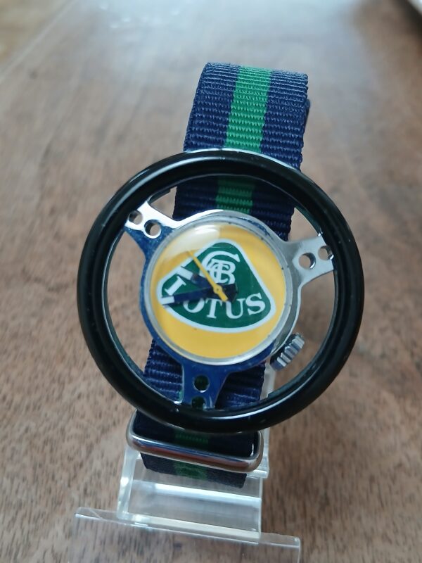 Montre type Volant logo LOTUS